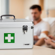Medizinkoffer oder Erste Hilfe Koffer aus Aluminium von HMF mit den Maßen 40 x 22.5 x 20.5 cm in Silber