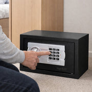 Möbeltresor mit einem Elektronikschloss von HMF mit den Maßen 31 x 20 x 20 cm in Schwarz